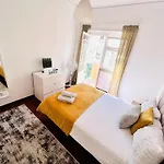 Hostel Amazing In Centre Of Lisbon, Location